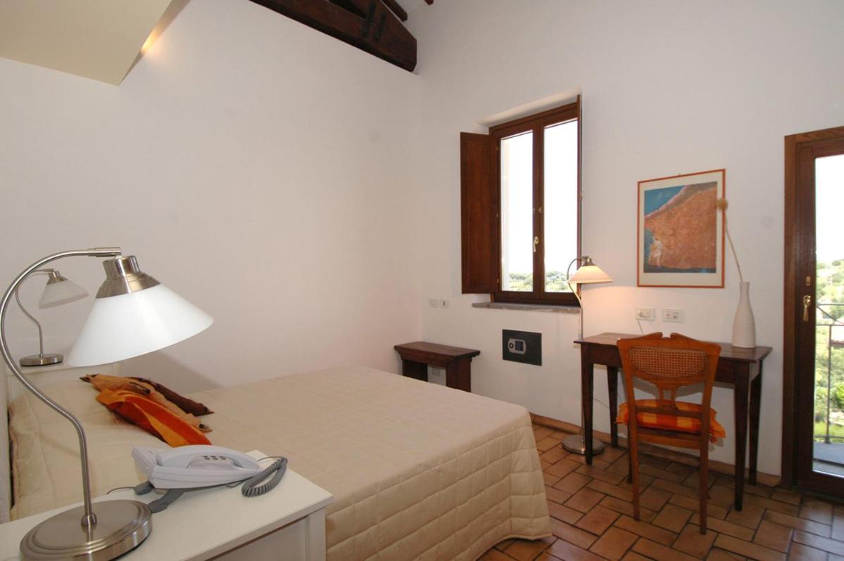 Residenza D'Epoca Pietra Di Ponente Guest House Ciampino Exterior photo